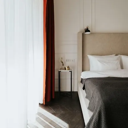 Tg Aparthotel *